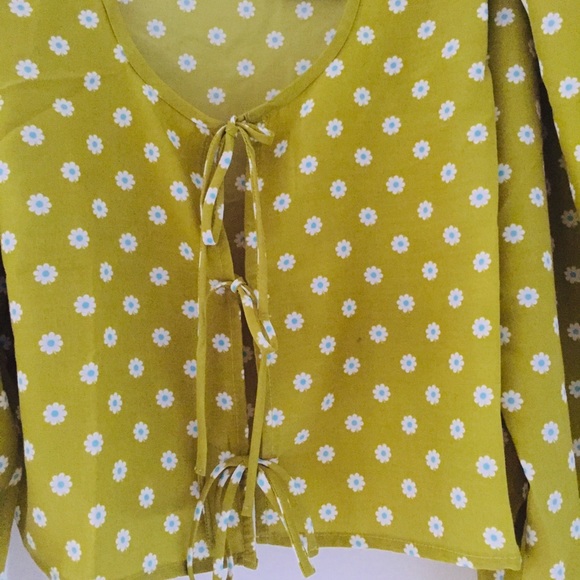 Levi's Embry Tie Front Daisy Blouse - Picture 8 of 14